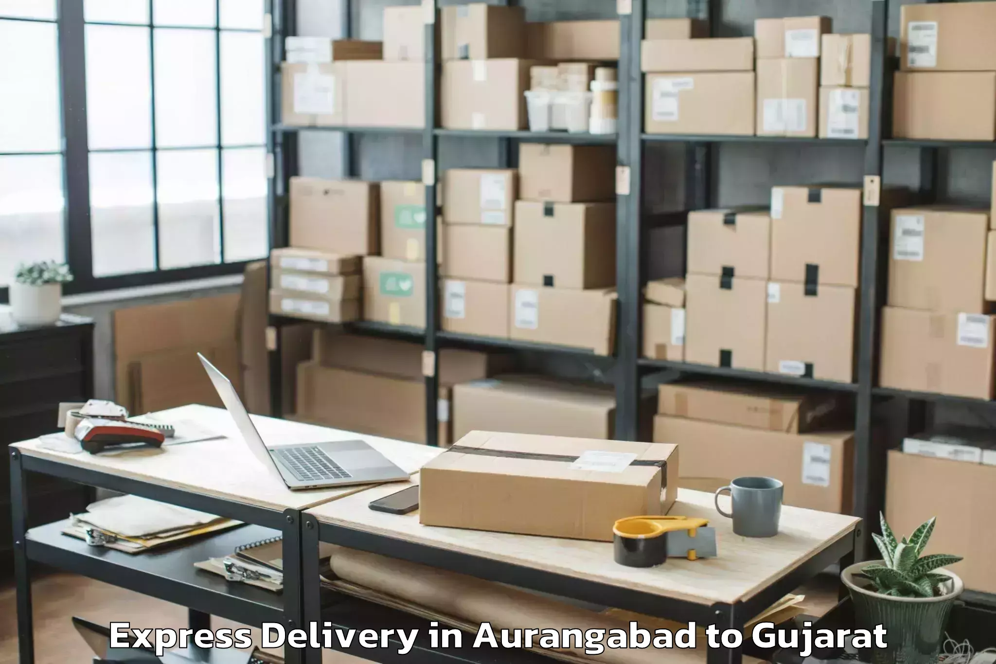 Get Aurangabad to Valod Express Delivery